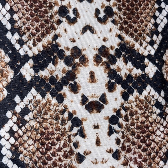 Nasty Gal Hiss Is All You Need Snake Mini Skirt size 2 - NWT - Picture 6 of 11